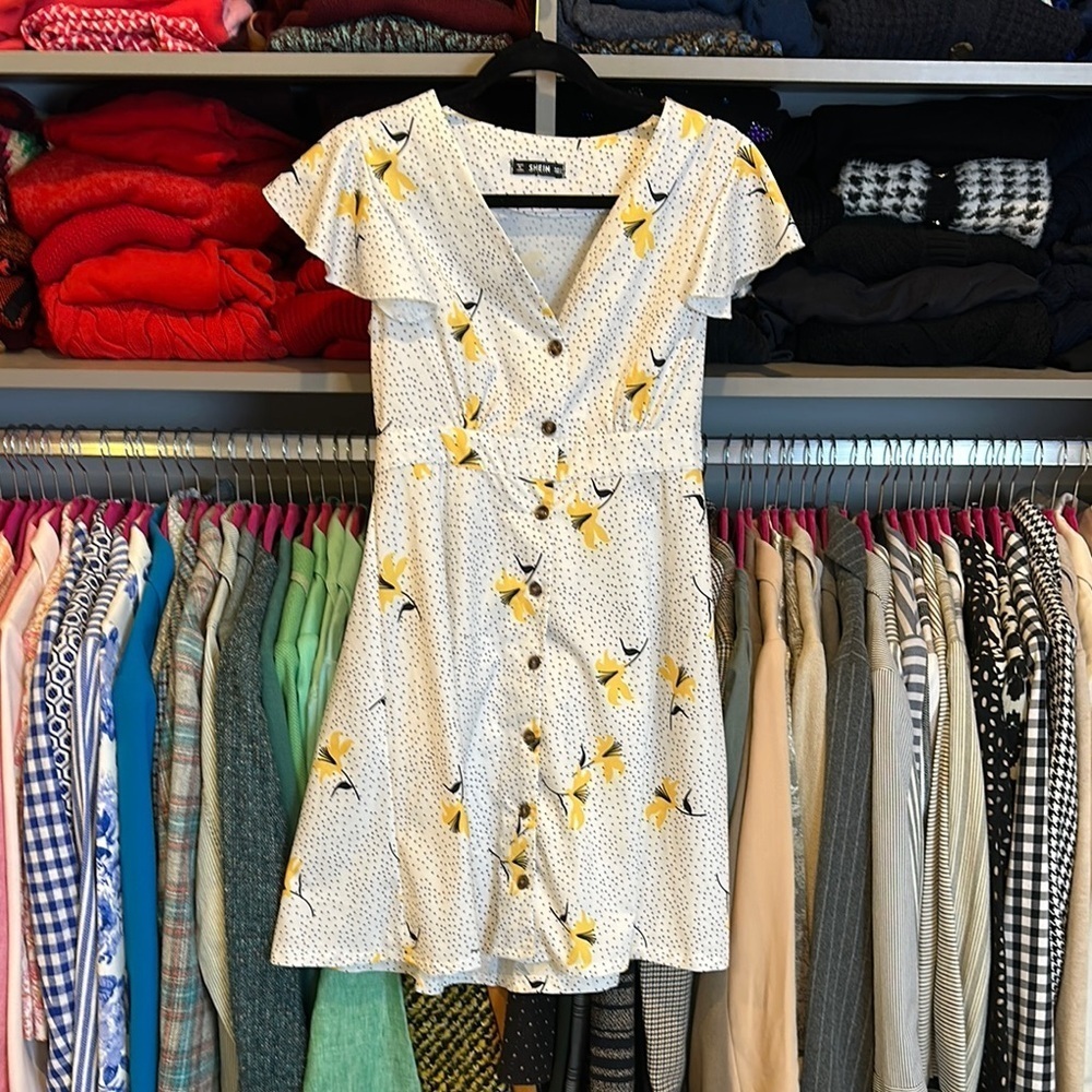 SHEIN white/yellow floral print short ruffled sleeve v neck dress size S NWOT